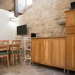דירה Piazza Duomo - Medieval Puglia's House *