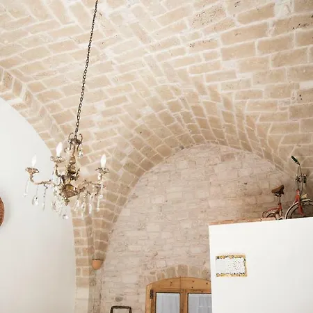 Piazza Duomo - Medieval Puglia's House