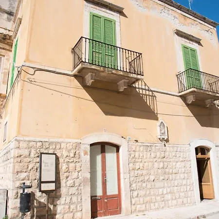 Piazza Duomo - Medieval Puglia's House * Giovinazzo