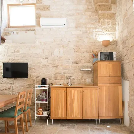 Piazza Duomo - Medieval Puglia's House *