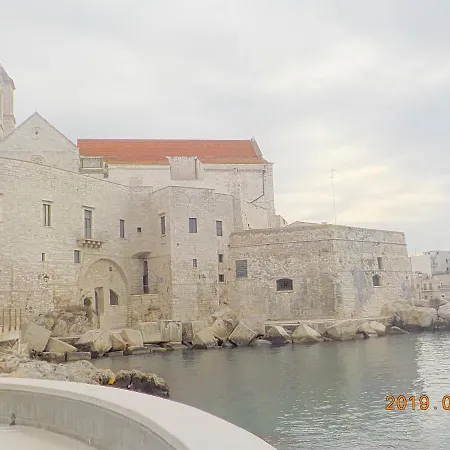 Piazza Duomo - Medieval Puglia's House * Giovinazzo
